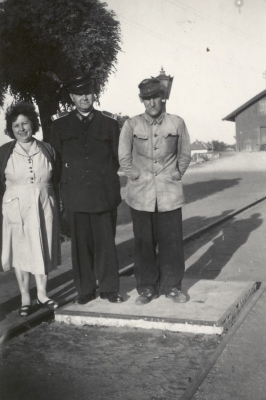 id. Dormány József, a hernádi állomásfőnök és a felesége (1958. június 25.)